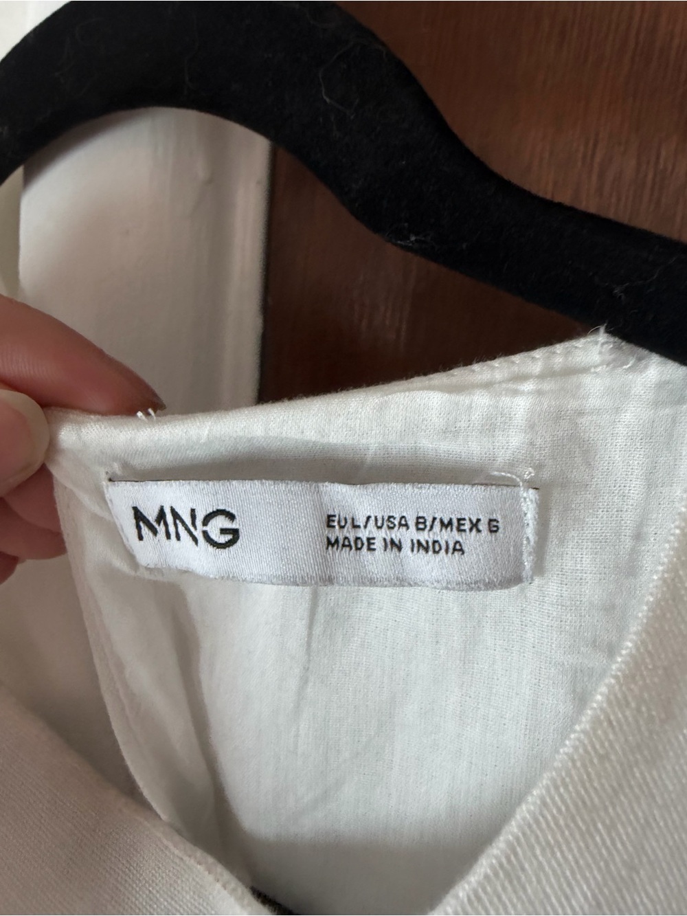 Embroidered Handkerchief Midi Dress
MANGO US 8 White - Picture 7 of 10